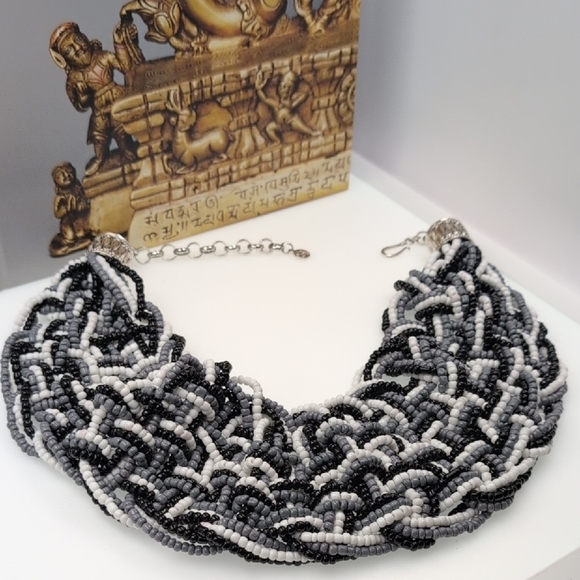 Stunning Sassy Jones Monochrome Beaded Statement Necklace - Excellent Condition! - Picture 3 of 8